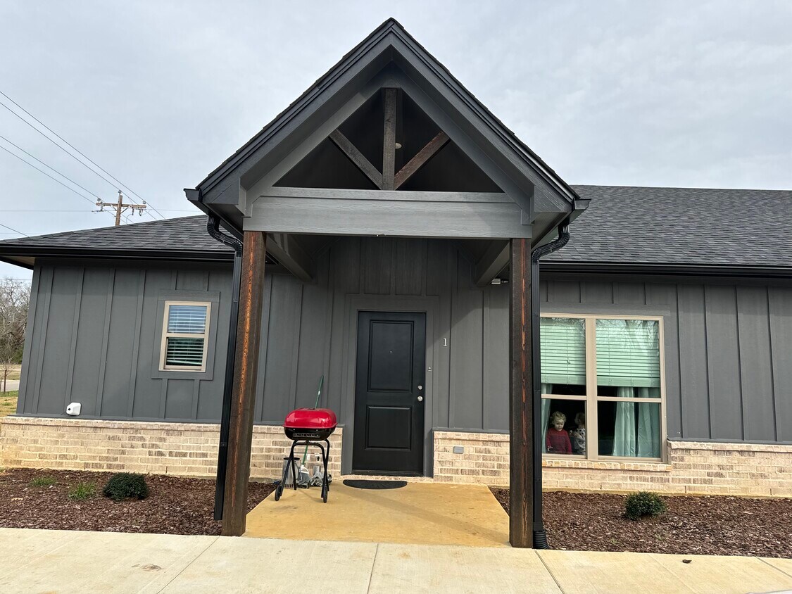 Foto del edificio - 4073 County Rd 152 W