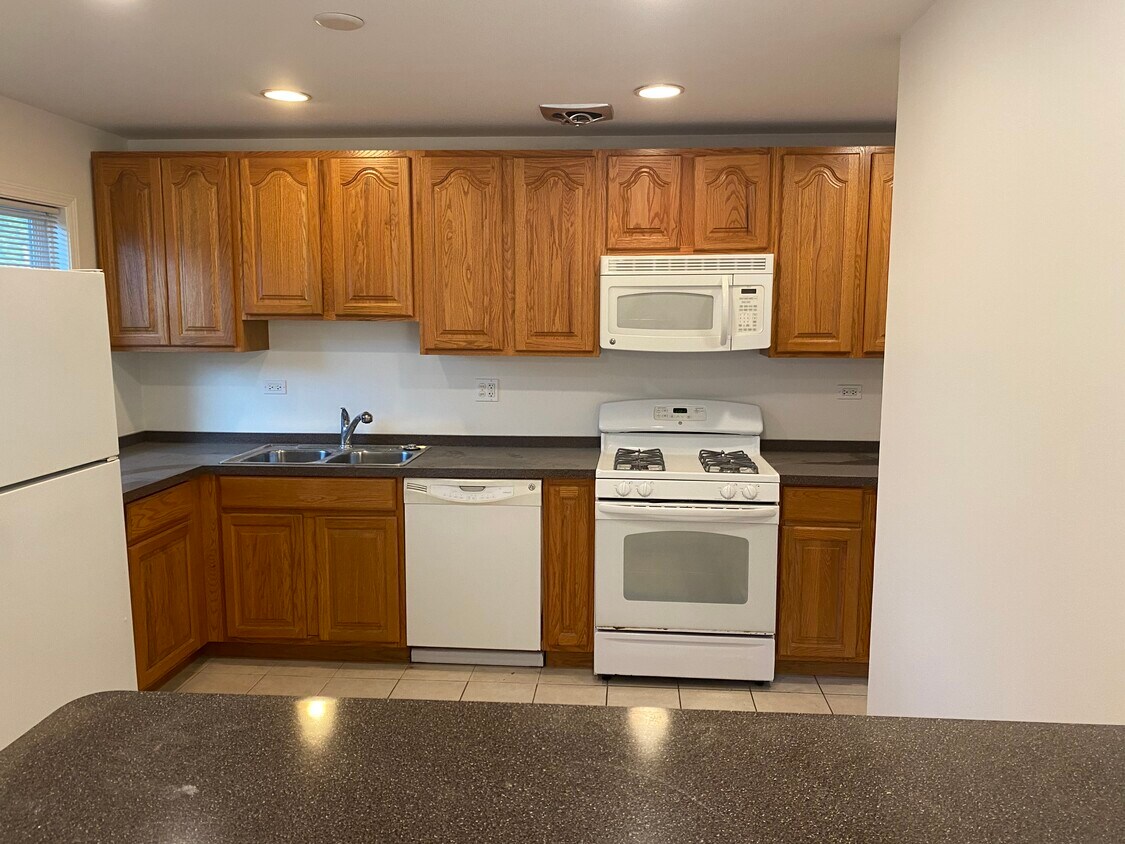 Primary Photo - 3420 Greenbriar Dr
