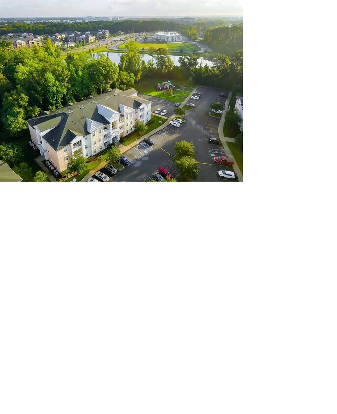 Primary Photo - 8241 Pelican Landing Rd