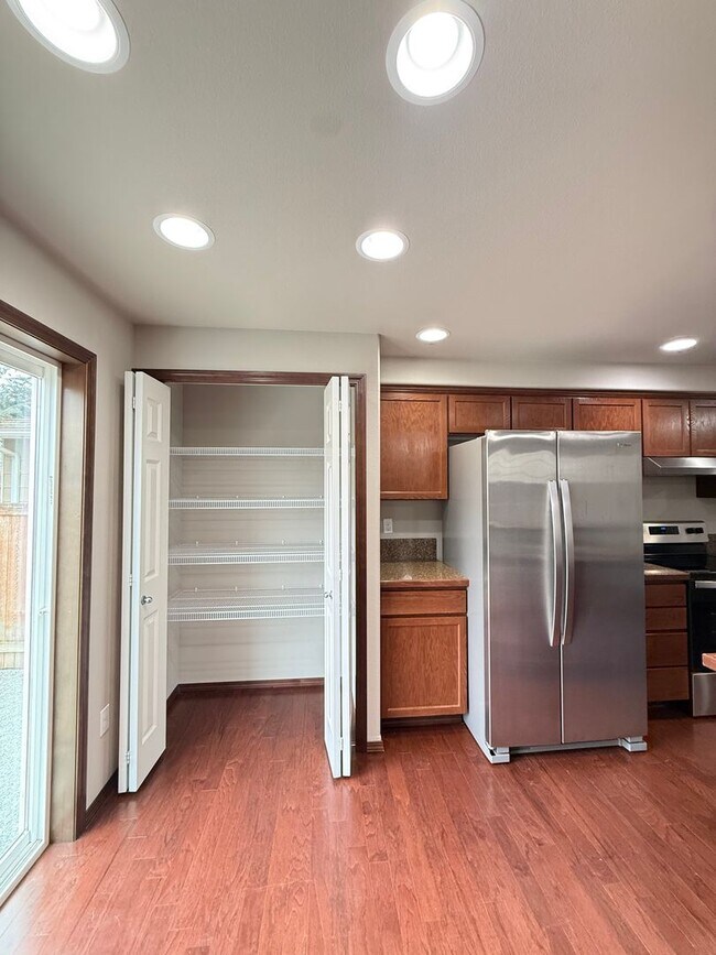 Foto del edificio - Modern 3BR/2.5BTH Home For Rent in Prime Marysville Location