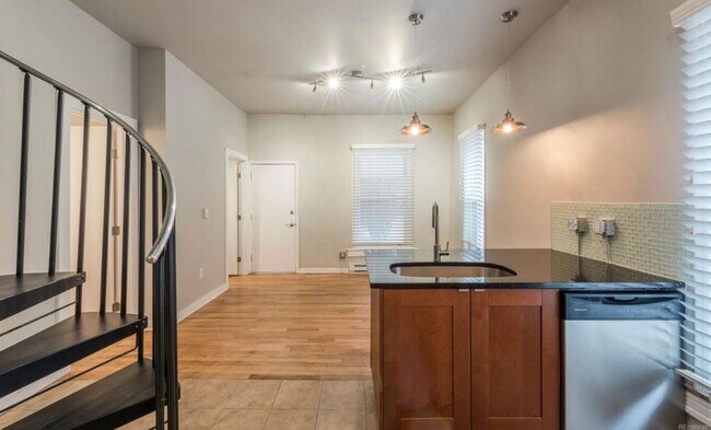 Foto del edificio - 4 Bed in Goss Grove! Available Now!