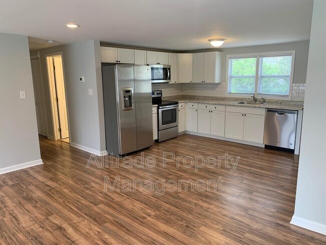 Building Photo - 4342 Lynnview Dr
