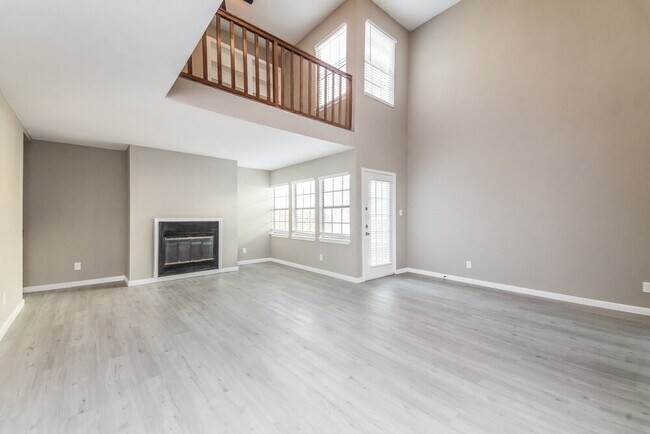 Foto del edificio - 4044 Windhaven Ln