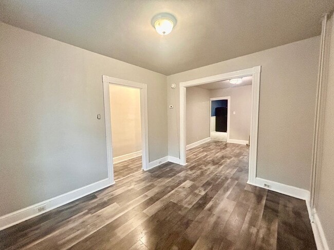 Foto del edificio - Spacious 4-Bedroom Single-Family Home in Lancaster!