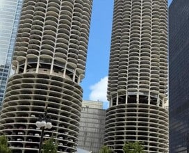 Building Photo - 300 N State St