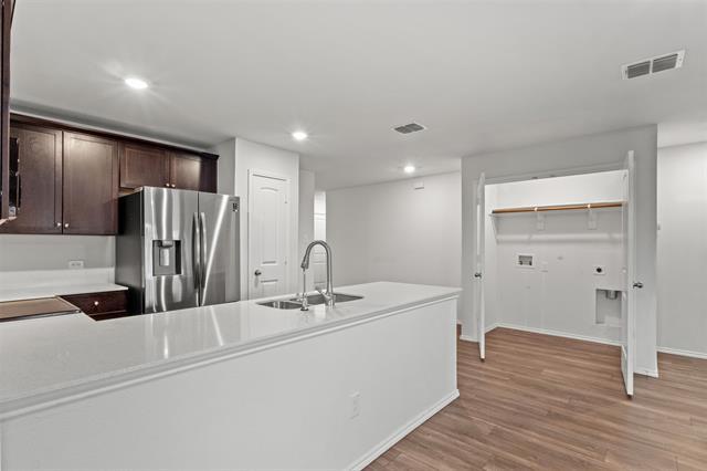 Foto del edificio - 5349 Vinebrook Wy
