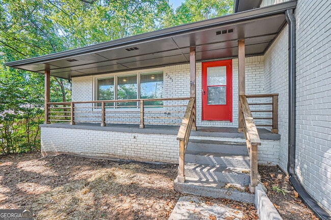 Building Photo - 2241 Wallingford Dr