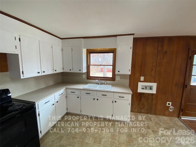 Foto del edificio - 3810 Vanderburg Dr S