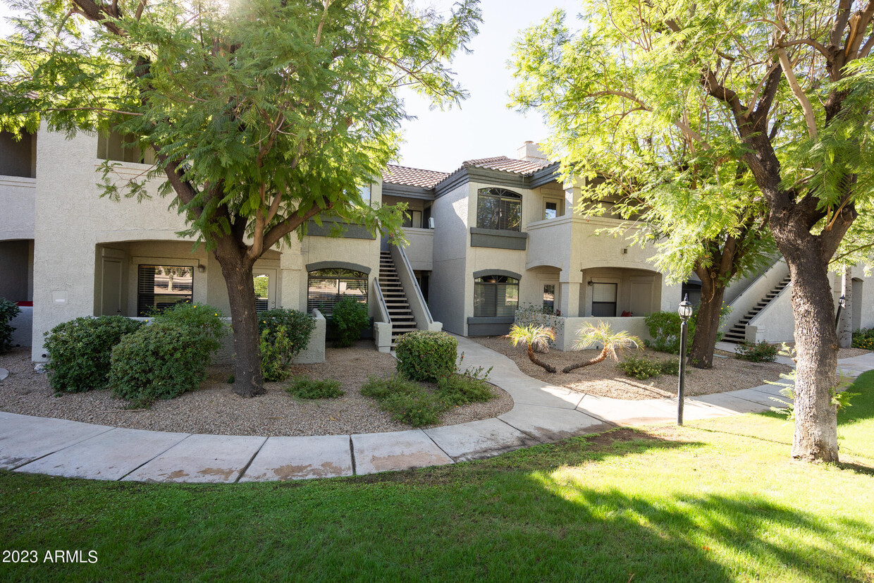 Foto principal - 15095 N Thompson Peak Pkwy