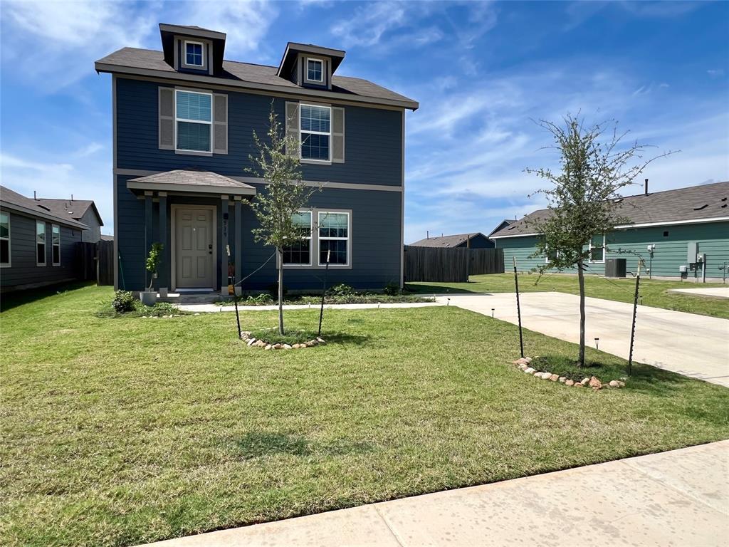 Foto principal - 519 Thunderstorm Ave