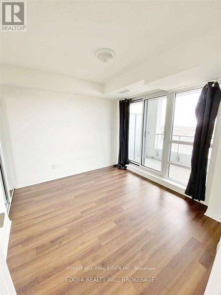 Photo du bâtiment - 2015 Sheppard Ave E