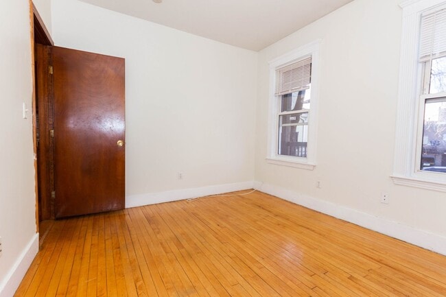 Building Photo - No Brokers Fee. No Security Deposit, Laund...