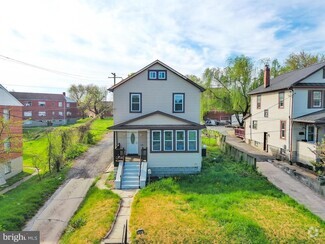 Building Photo - 4401 Wilkens Ave