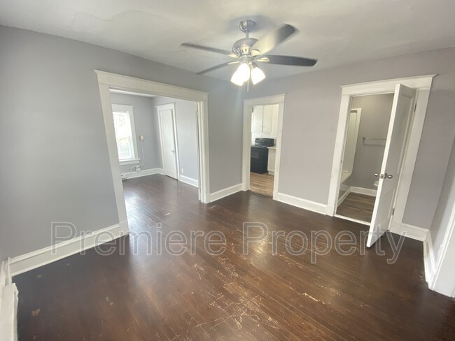 Building Photo - 3115 Thompson Ave