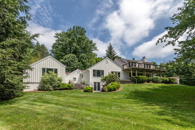 Building Photo - 147 Wykeham Rd