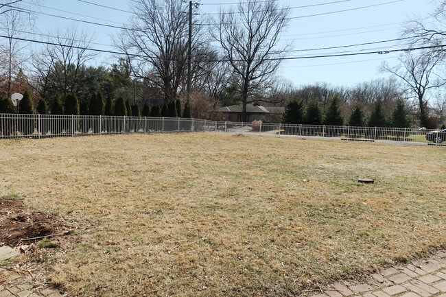 Exterior - 4 - 7043 N College Ave