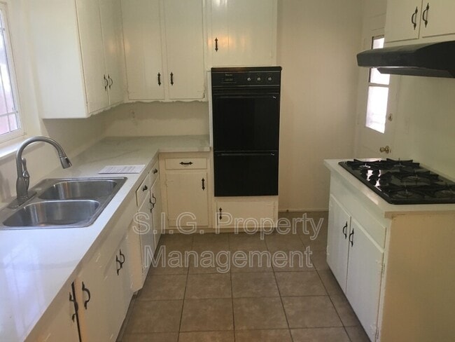 Building Photo - 11345 Valley Spring Ln