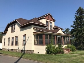 Building Photo - 215 N 6th St