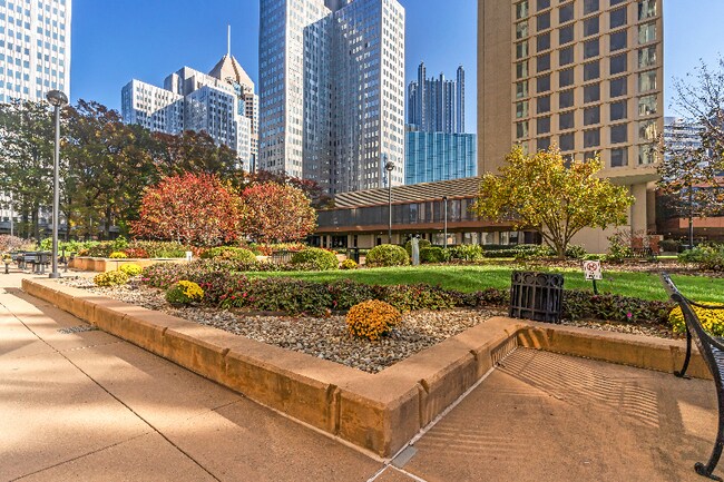 Foto del edificio - 320 Fort Duquesne Blvd