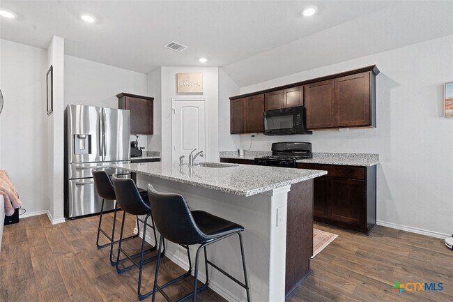 Foto del edificio - 113 Lily Pond Trl