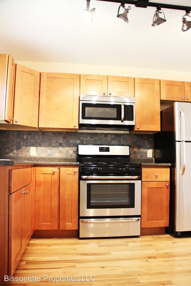 Foto del edificio - 3 br, 1.5 bath Apartment - 20 Luck St