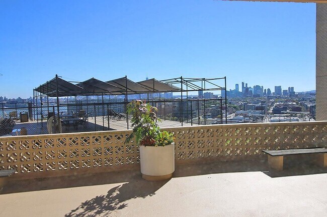 Foto del edificio - 380 Mountain Rd