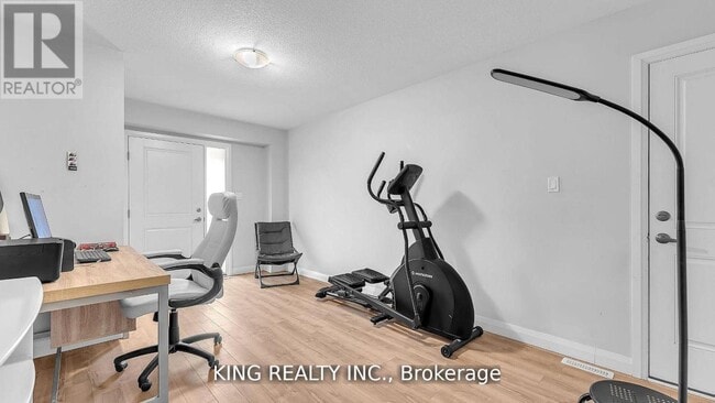 Building Photo - 819-819 Kleinburg Dr