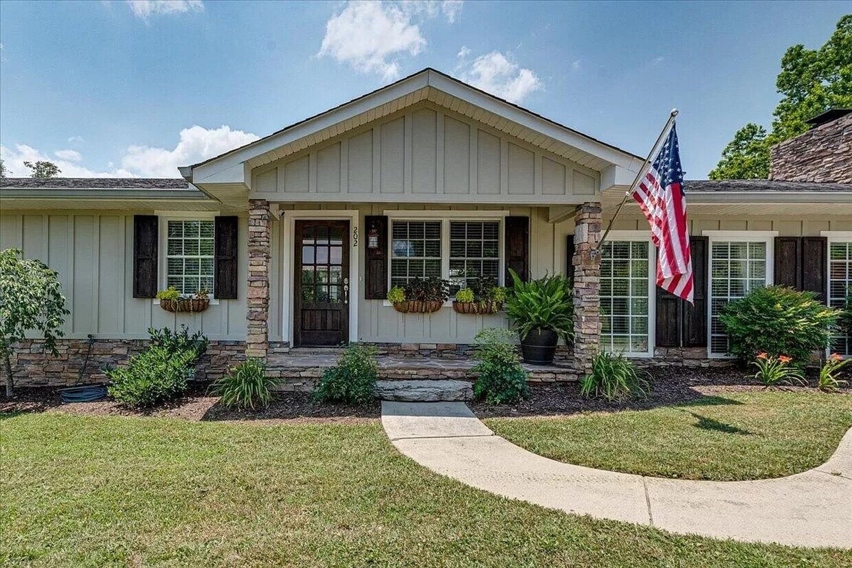Primary Photo - COMPLETELY FURNISHED EXECUTIVE RENTAL