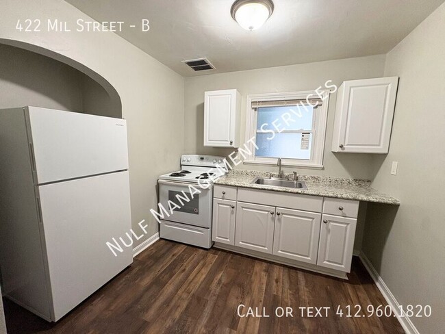 Building Photo - 422 Mill St