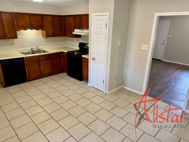 Building Photo - 4665 Lasalle Pl