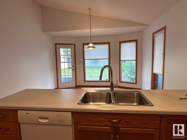 Building Photo - 643 Jenner Cove NW