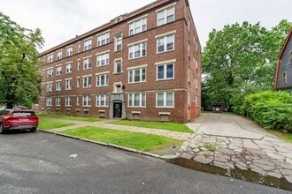 Building Photo - 10 Marengo Park