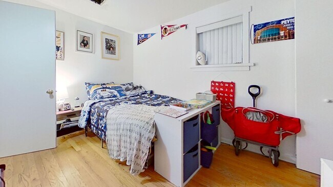 Foto del edificio - Lincoln Park Garden Level Two Bedroom