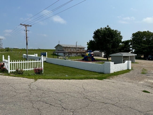 Foto del edificio - 2552 Smith Ave