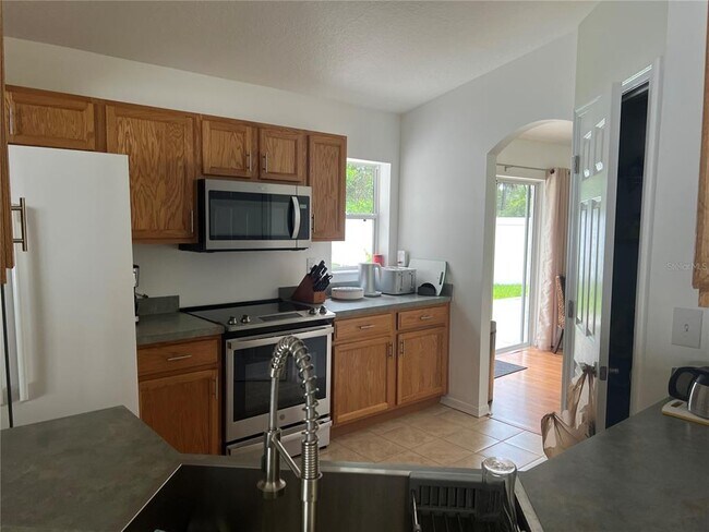 Foto del edificio - 2 Upland Pl