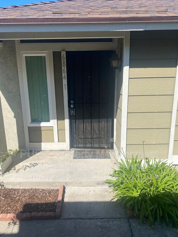 Foto del edificio - 6864 Quebec Ct