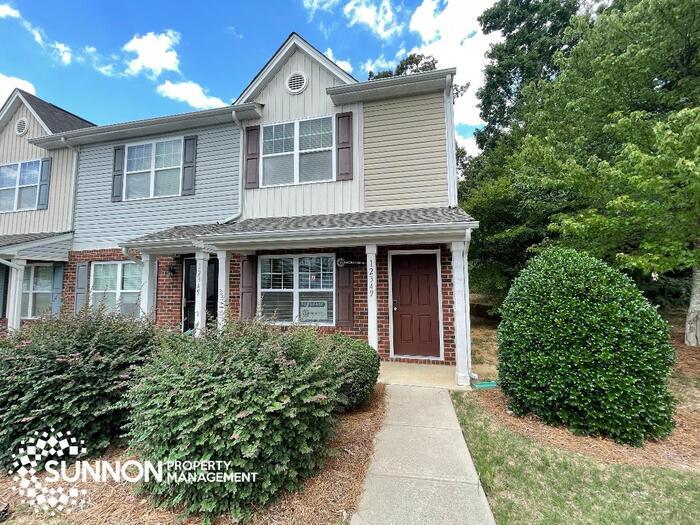 Foto principal - 2 Bed, 2.5 Bath Townhome in Prosperity Place!