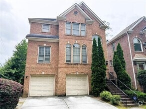 Building Photo - 907 Lenox Ct NE