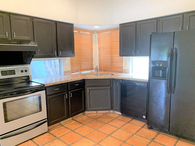 Photo - 4667 W Harrison St Apartments