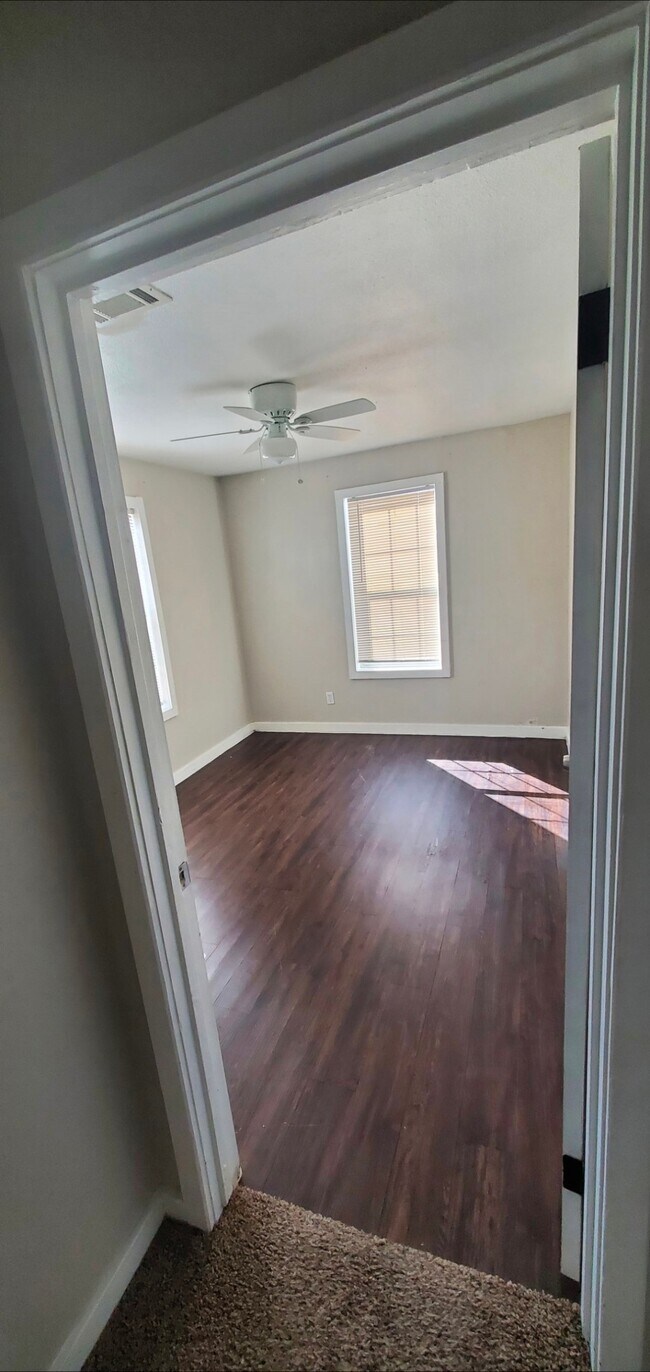 Foto del edificio - 4126 Sayers St