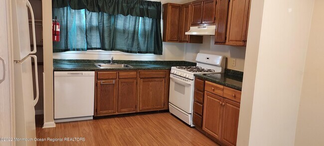 Building Photo - 31 Pin Oak Ln