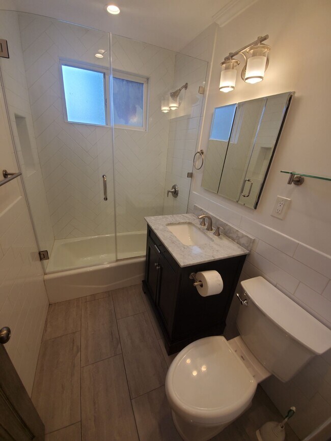 Foto del edificio - 1317 N Holliston Ave