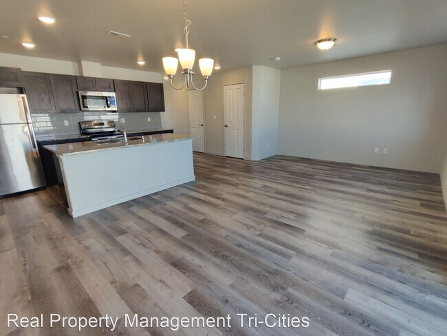 Building Photo - 3 br, 2.5 bath House - 5748 W. Albany Unit...