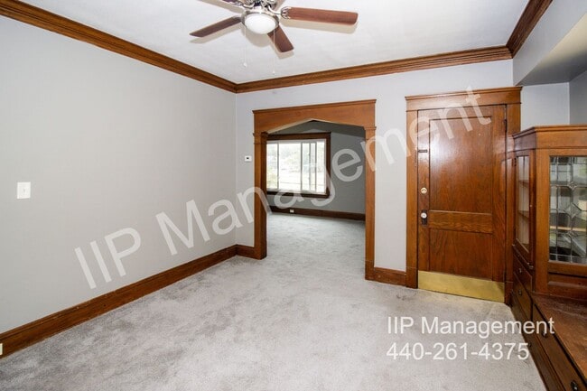 Building Photo - 3104 Montclair Ave