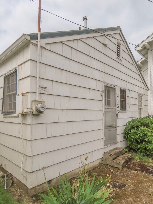 Building Photo - 1 Bedroom Cottage available in Salem !