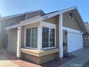 Building Photo - 2618 Blue Fox Dr