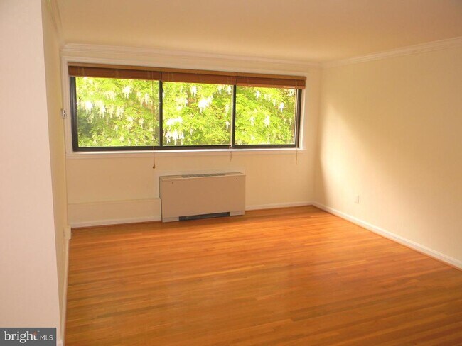 Foto del edificio - 2725 39th St NW