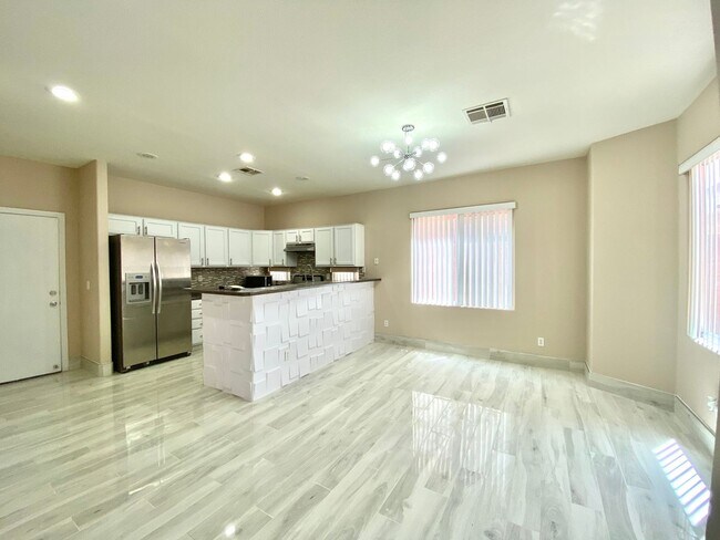 Building Photo - Nice 2-story single-family house with 3 Bedrooms, 2.5 Bathrooms