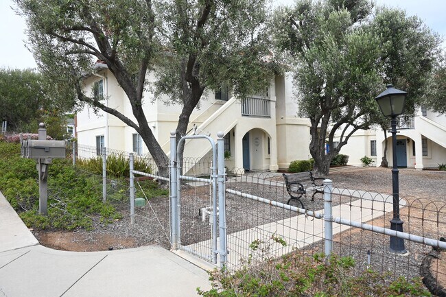 Building Photo - 2135 K Ave