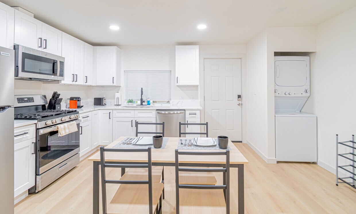 Foto principal - 13206 3rd Ave S